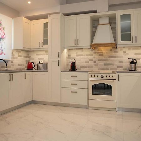 The Back Yard Apartment Kardamena  ภายนอก รูปภาพ