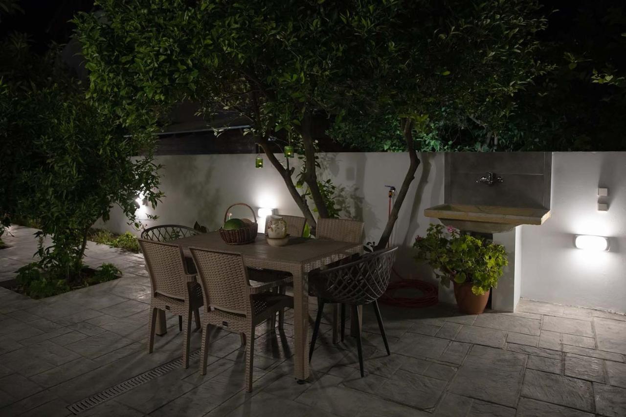 The Back Yard Apartment Kardamena  ภายนอก รูปภาพ