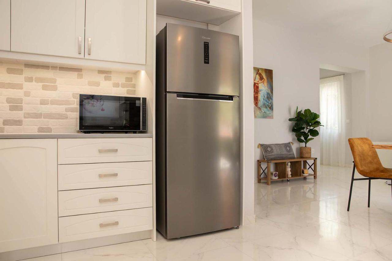The Back Yard Apartment Kardamena  ภายนอก รูปภาพ