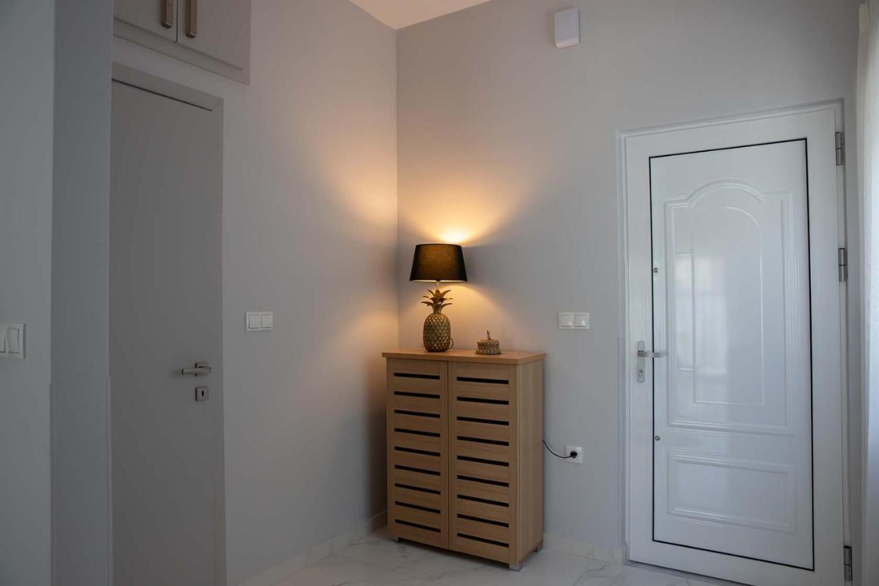 The Back Yard Apartment Kardamena  ภายนอก รูปภาพ